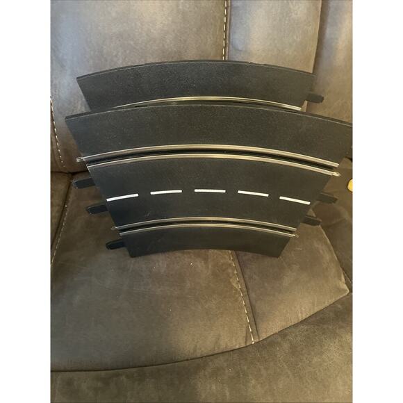 CARRERA 1/32 1/24 BANKED CURVE TRACK 2/30 (2 PIECE) SLOT CAR - USED - Picture 6 of 6